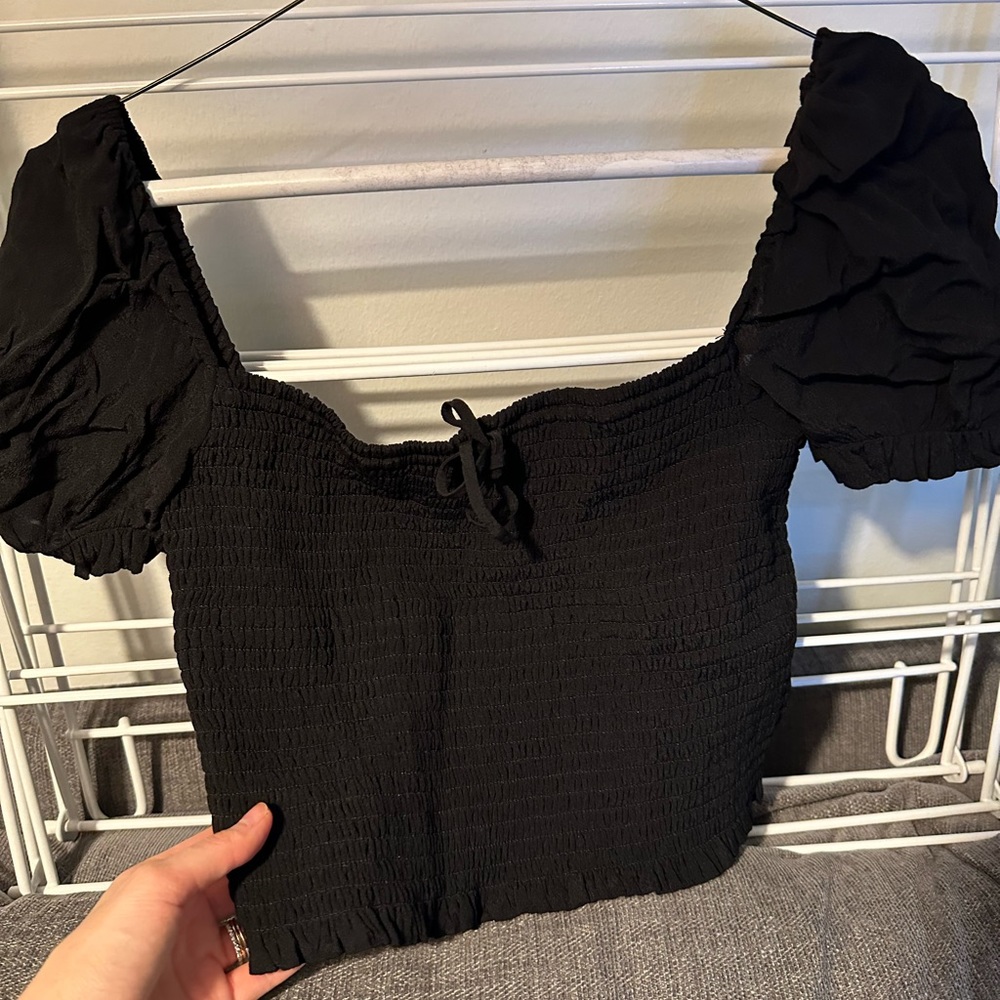 Black Aritzia Ribbed Crop Top - Black